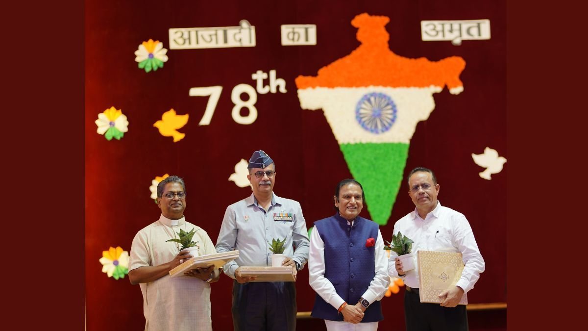 Dr. Dinesh Shahra Inspires Students on Independence Day at St. Paul High School