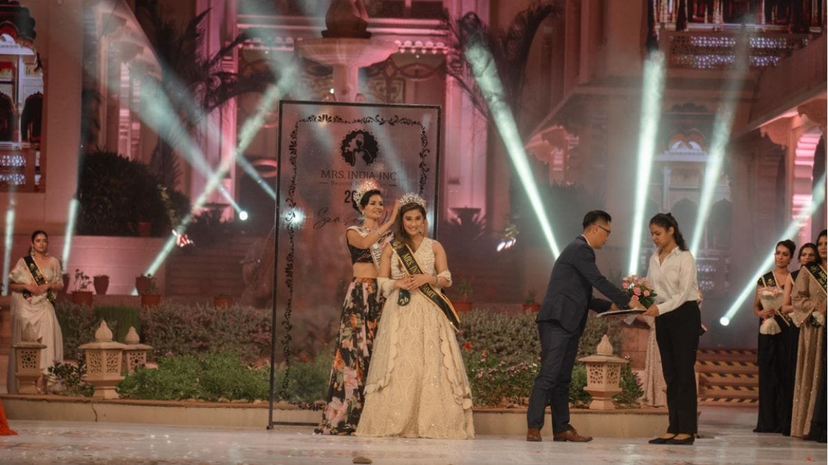 Sakshi Gupta Crowned Mrs. India International Summit 2024 at Mrs. India Inc Season 5