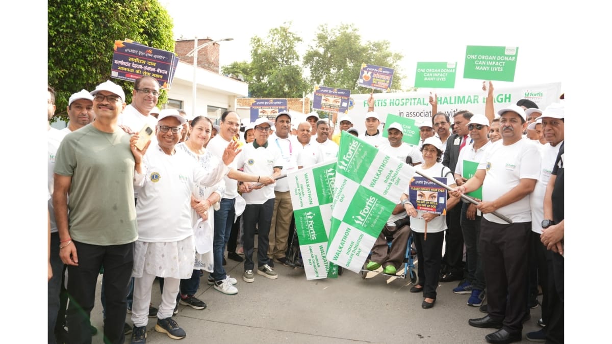 Fortis Hospital Shalimar Bagh Marks Organ Donation Day with Walkathon to Promote Life-Saving Awareness