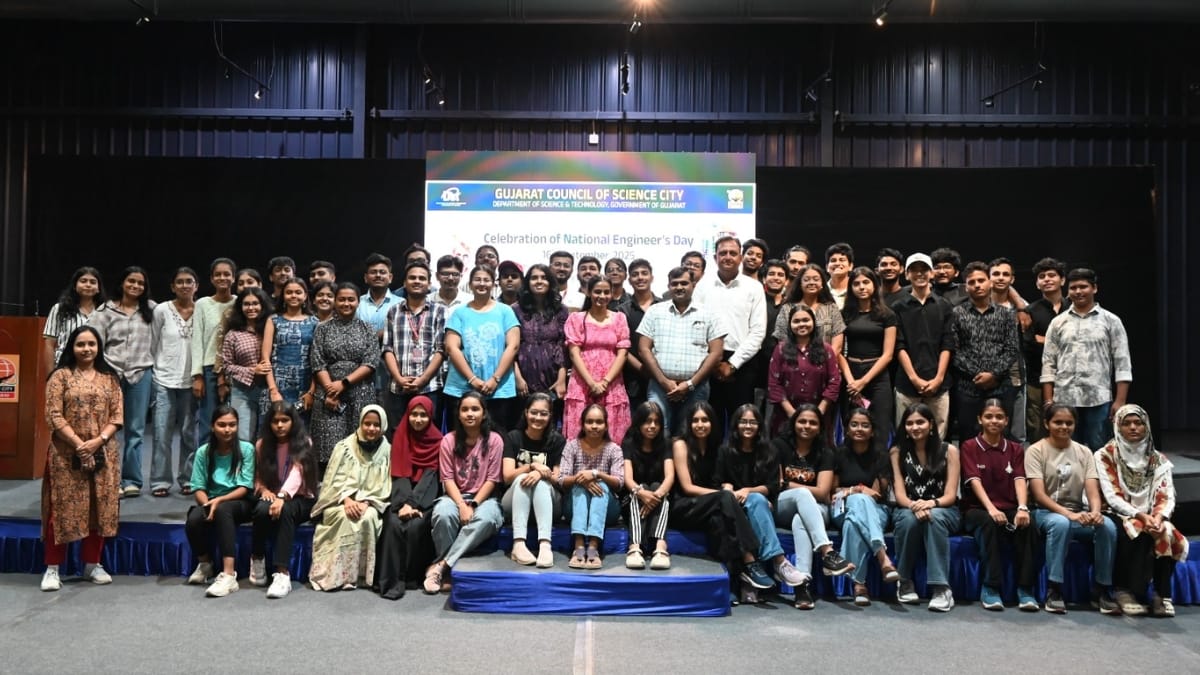 Celebration of Ozone Day and National Engineers Day at Gujarat Science City: Awareness Spread Among Students about Environment and Technological Contribution