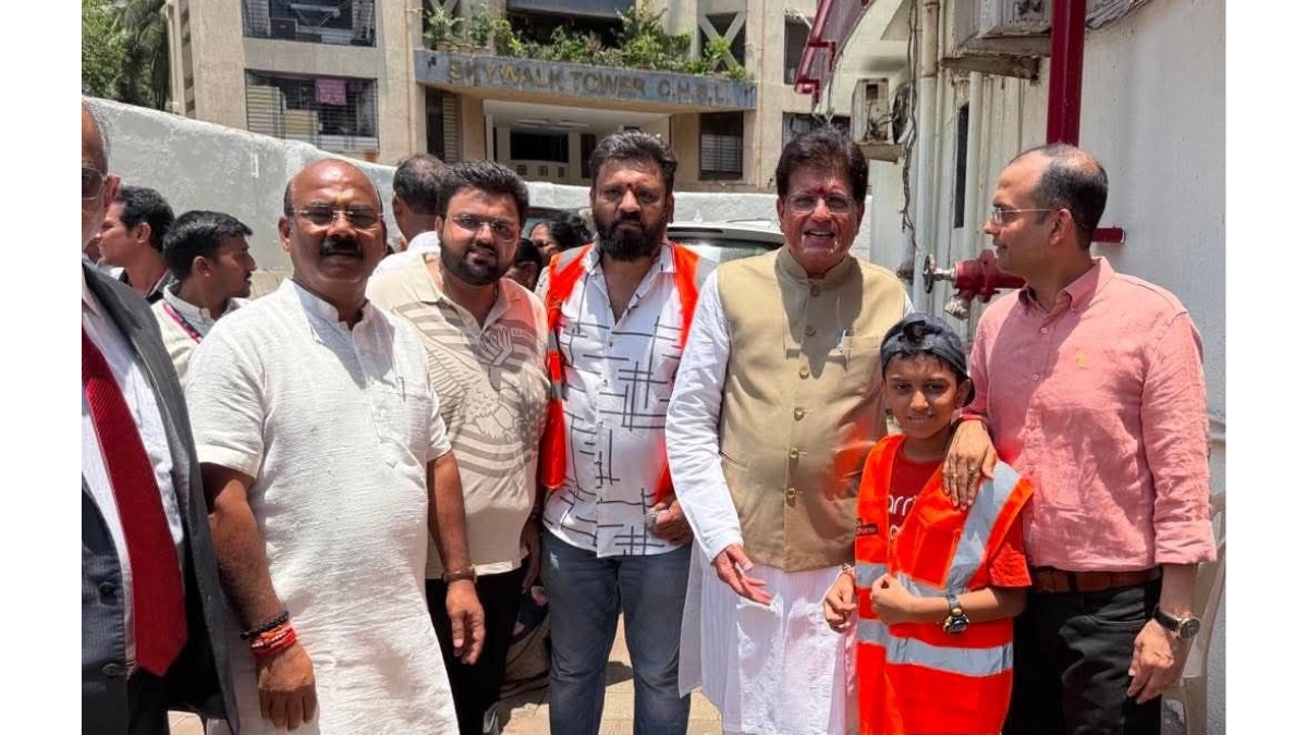 Hon’ble Union Minister Shri Piyush Goyal Joins Go Dharmic Food Distribution Drive in Mumbai
