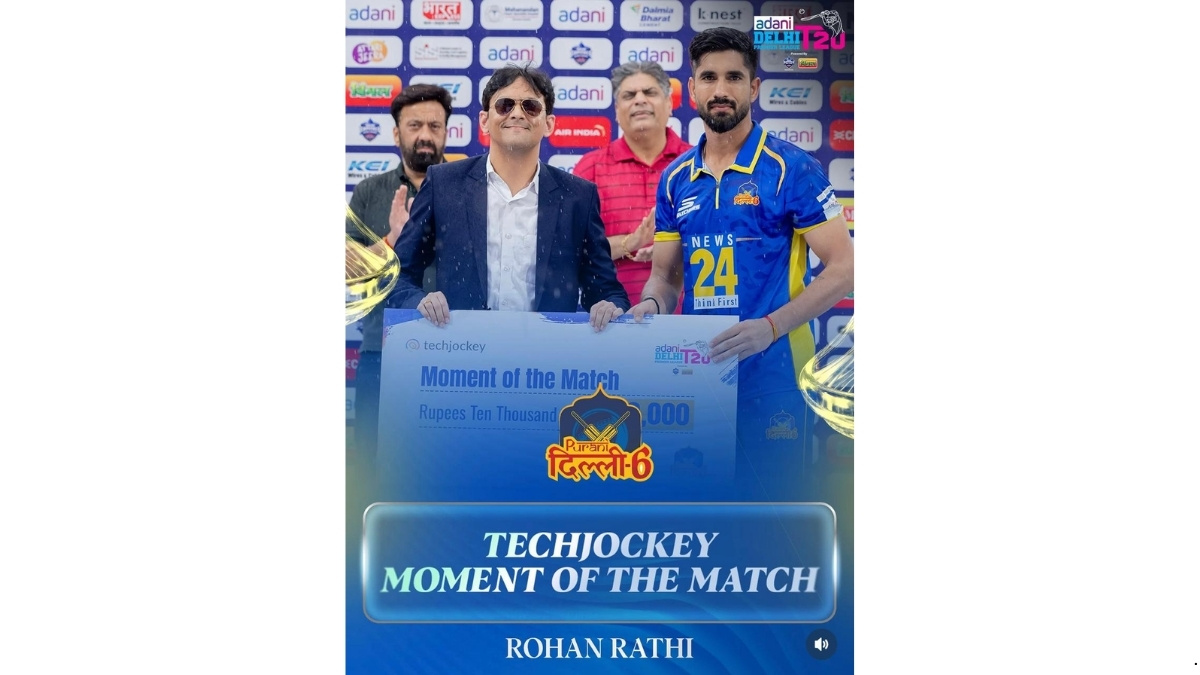 Techjockey CFO Akhilesh Nagpal Felicitates ‘Player of the Match’ at Delhi Premier League