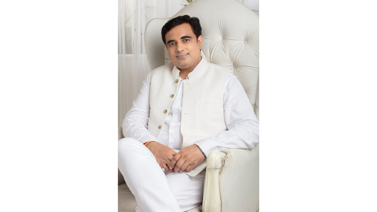 Festive Calendar Shifts This Year: Gurgaon Astrologer Pt. Pawan Kaushik, With 30+ Years of Practice, Explains Why